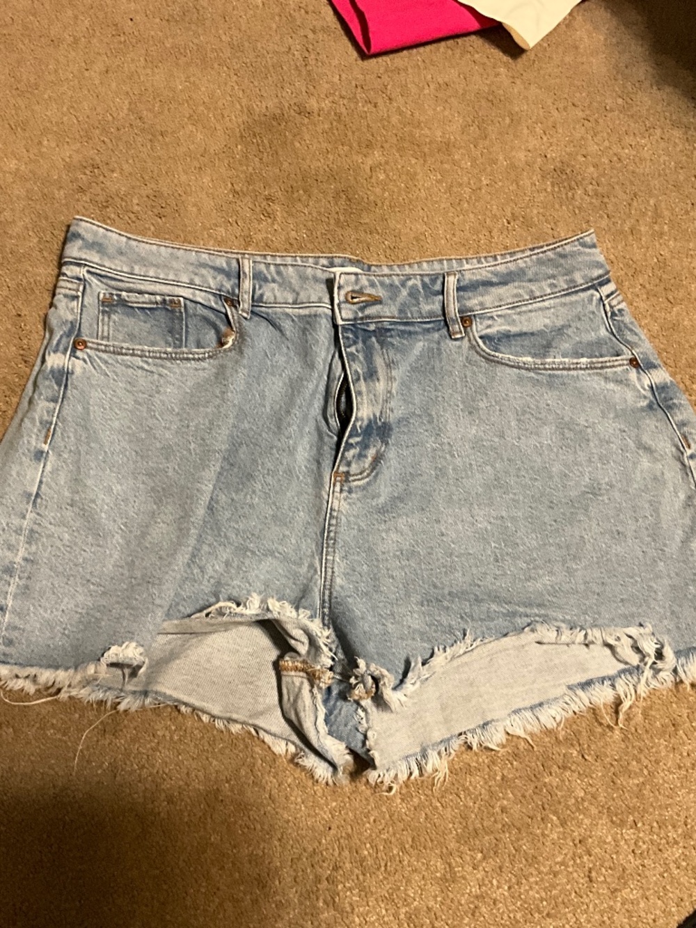 💙 LOFT Frayed Denim Shorts | Size 14 (32) | Effortlessly Cool! 💙
